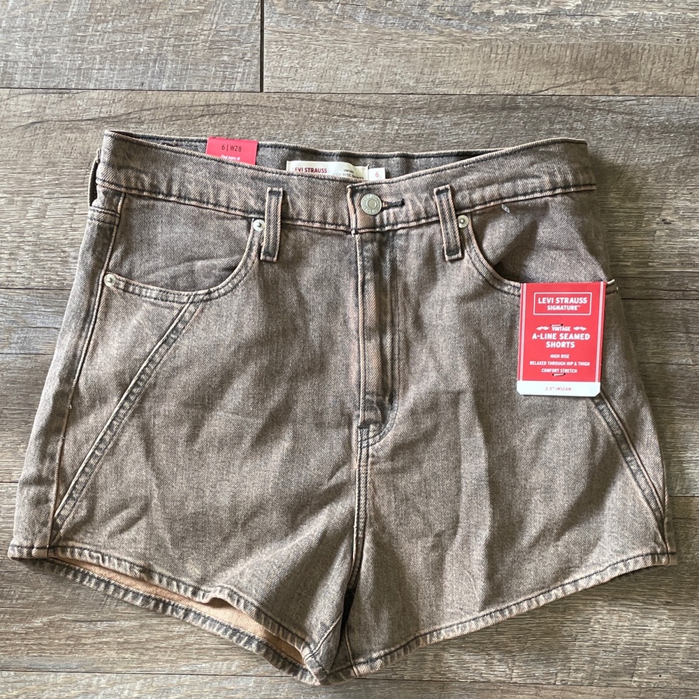 NWT Levi's Vintage High Rise Denim Jean Shorts